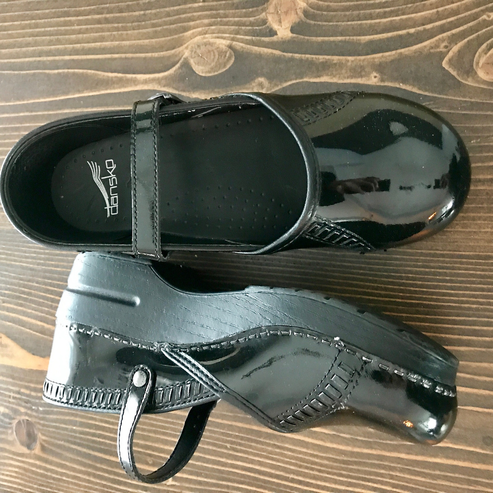 NEW! Dansko Marcelle patent leather Mary Janes